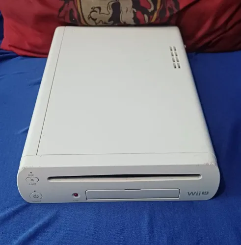 Nintendo wii u (acende a luz, mas não liga)