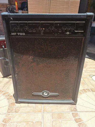 Caixa de Som Bivolt 12" 700 Watts (DADO) 