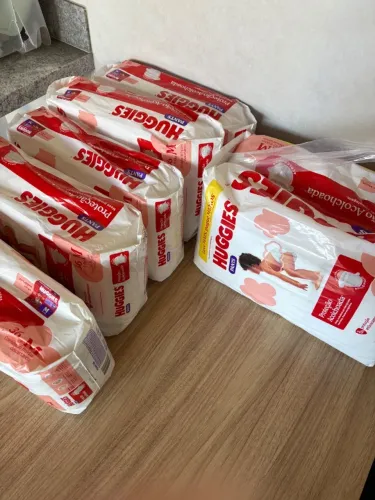 FRALDA DESCARTÁVEL HUGGIES M