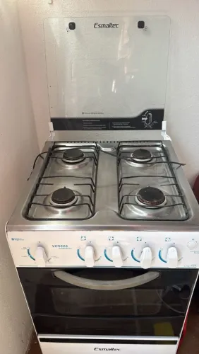 Fogão Esmaltec 4 Bocas Veneza Super com Mesa de Inox e Acendimento Automático
