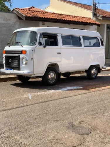 Volkswagen Kombi Standard/ Luxo/ Serie Prata 1982