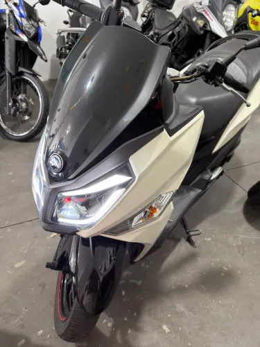 CRUISYM 150(GONCALO MOTOS)já emplacada e transferida