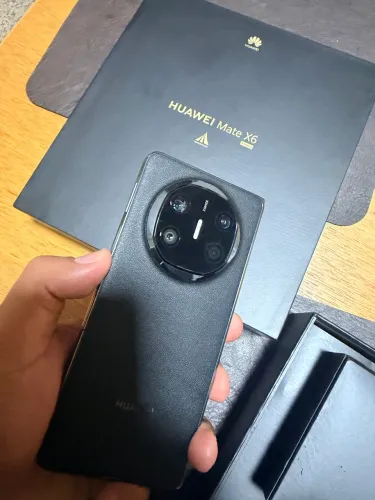 Smartphone Huawei Mate X6 Dobrável Com 512 GB e 12 GB RAM Preto