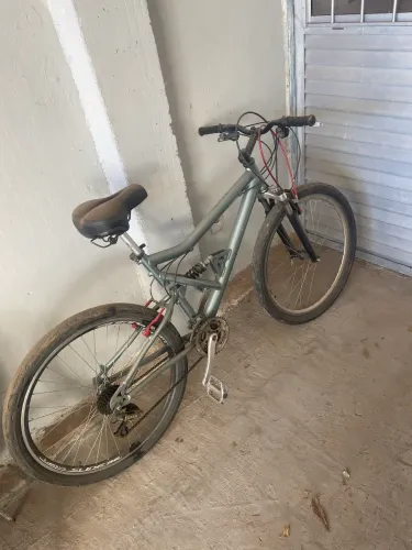 Bicicleta Full Suspension aro 26