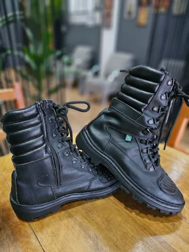 bota coturno militar da marca khaata, tamanho 37.