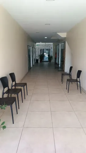 Salas em galeria na Avenida 