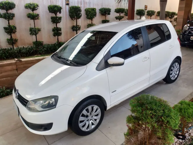 Volkswagen Fox 1.0 MI Total Flex 8V 5P 2013