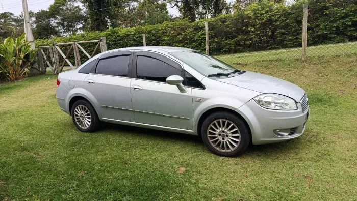 Fiat Linea Absolute 1.9/1.8 Flex Dualogic 4P 2009