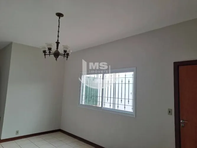Casa com 4 dormitórios para alugar, 164 m² por R$ 4.729,00/mês - Taquaral - Campinas/SP