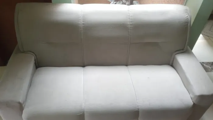 Vende-se Sofá 3 lugares - usado