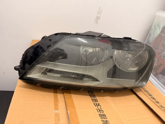 Farol Original Volkswagen Passat B7 - Lado Esquerdo