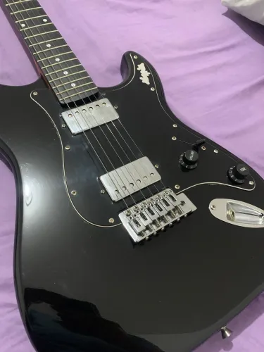 Guitarra Giannini G-102 preto brilhante