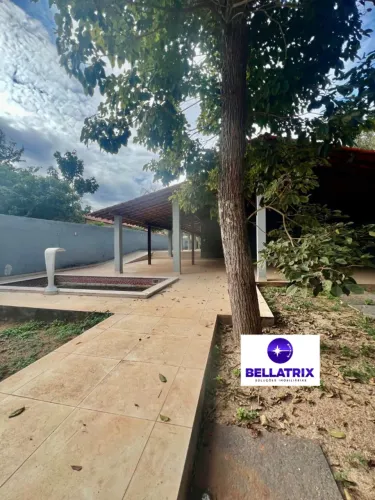 ALUGA-SE CASA NO CONDOMINIO FAZENDA REAL