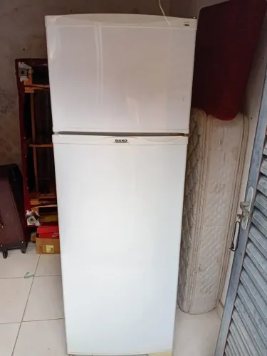 GELADEIRA DAKO REDK37A USADA