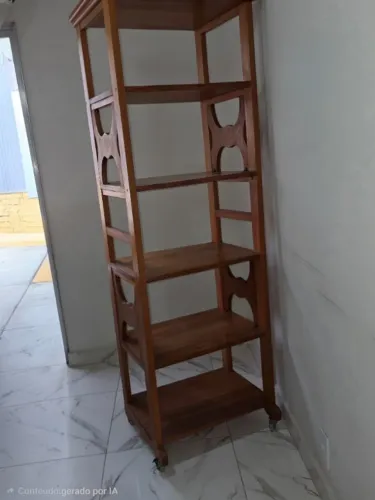 Estante de madeira