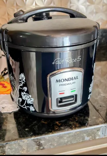 Panela de arroz elétrica