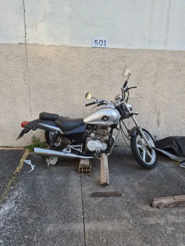 Vendo moto Kansas 