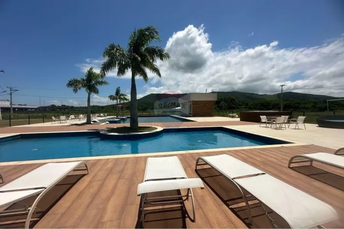 Terreno no Condomínio Riviera Club em SPA D24