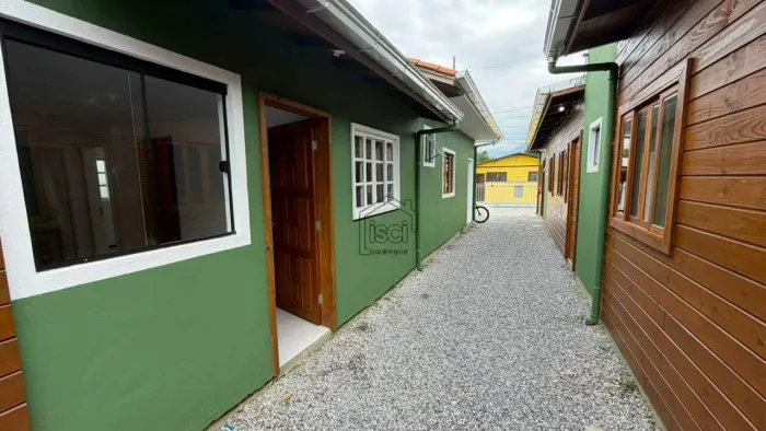 Casa para aluguel, 2 quartos, Barra do Aririú - Palhoça/SC