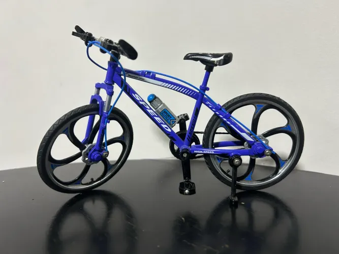 Bicicleta miniatura 