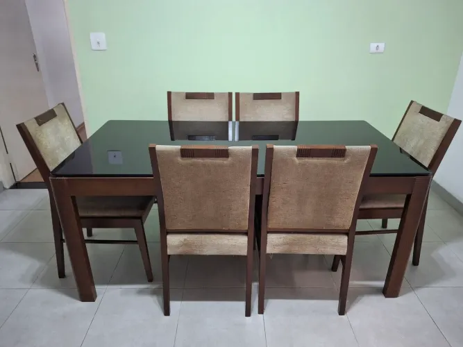 Mesa de jantar Matrezan - Tampo de vidro - 6 lugares 