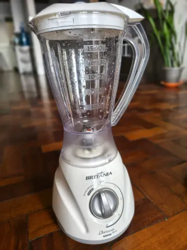 Liquidificador Britânia Branco 220v.