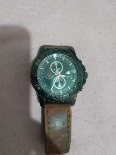 Relógio technos Skymaster,pulseira precisa ser trocada.