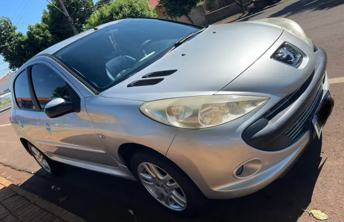 Peugeot 207 XR Sport 1.4 Flex 8V 5P 2010