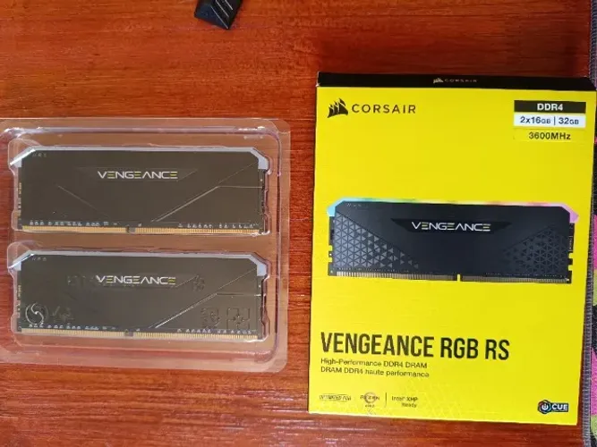 Memória DDR4 Corsair Vengeance RGB RS, 32GB (2x16GB), 3600MHz, Preto, CMG32GX4M2D3600C18