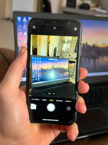 iPhone 11 256GB Preto + Capa e Película - Tela e Câmera Perfeitas