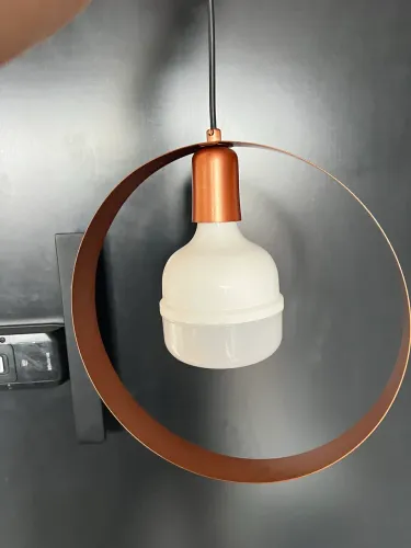 Lustre com lâmpada