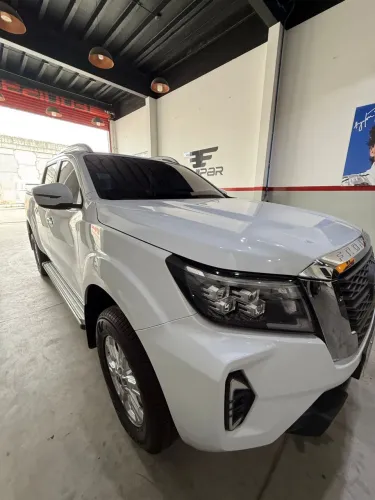 Nissan Frontier XE CD 4X4 2.3 Bi-TB Diesel Aut. 2025