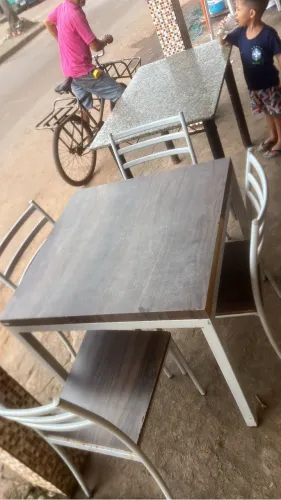 Mesa c cadeiras