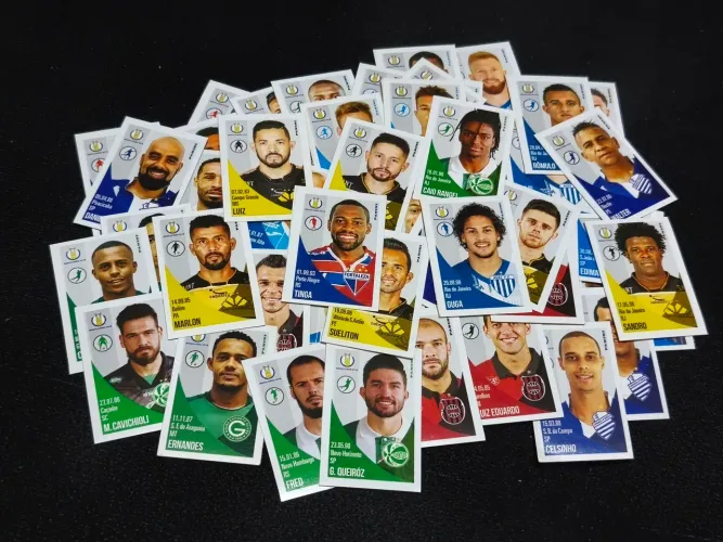 79 Figurinhas Mini Brasileirão Série B - Lote (com repetidas)