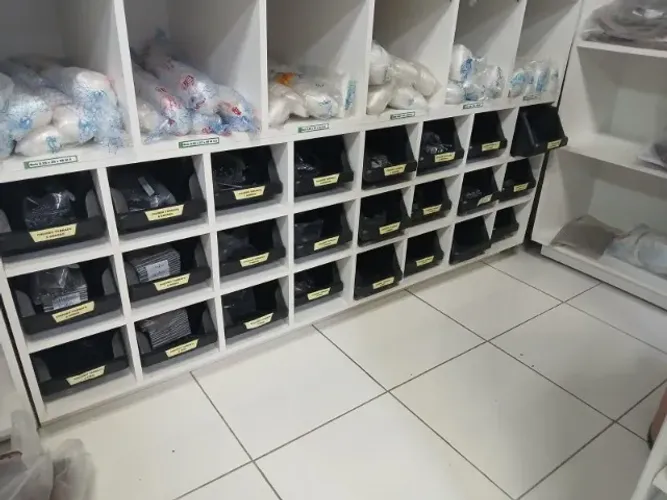 Móvel / Prateleira para expor chumbos para tarrafa e rede