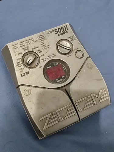 Pedaleira Zoom Guitar 505 II