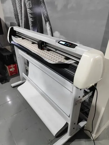 Plotter de recorte 135cm