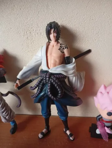 Boneco do Sasuke de Naruto 
