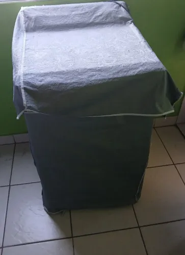 Máquina de lavar Brastemp antiga, precisa trocar a válvula e outra peça por baixo dela.