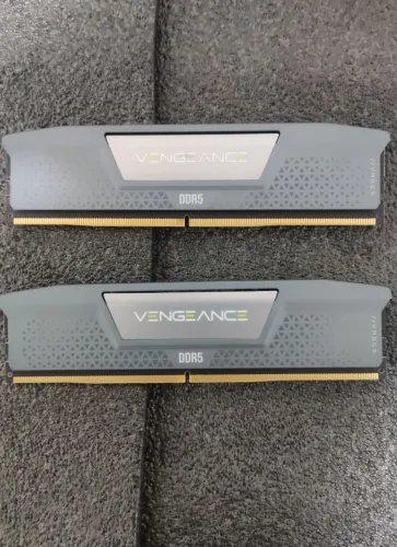 Memória RAM Corsair Vengeance DDR5 16GB (2x8GB) 5200MHz (EXPO / XMP)