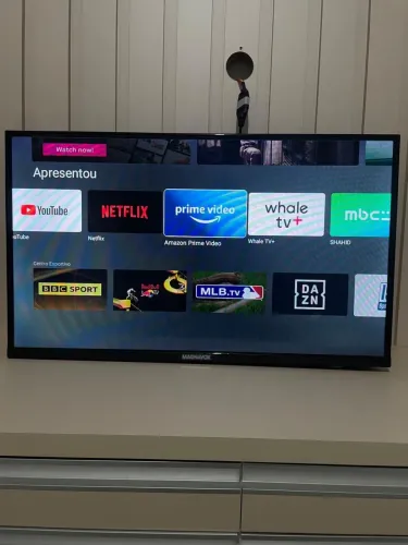 Vendo TV Smart Magnavox em excelente estado de conservação.
