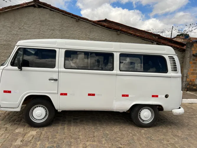 Volkswagen Kombi Standard 1.4 MI Total Flex 8V 2010
