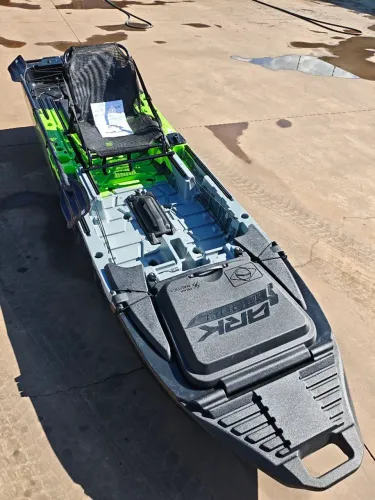 Vendo caiaque ARK 1290 lançamento novo foi na água apenas 1 vez cor personalizada com NF 