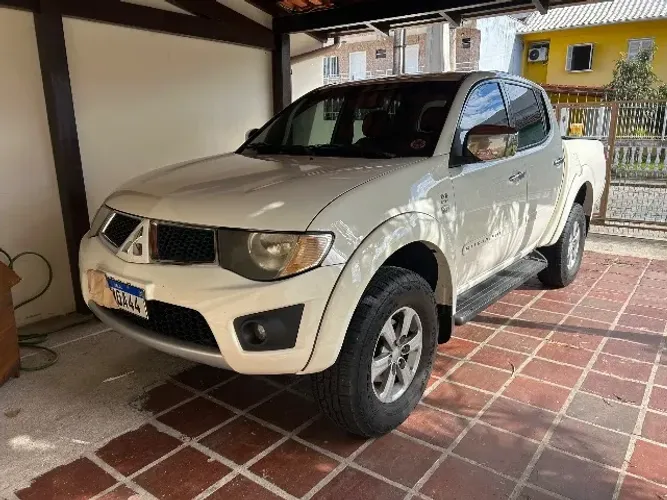Mitsubishi L200 Triton HPE 3.2 CD TB Int.diesel AUT 2011