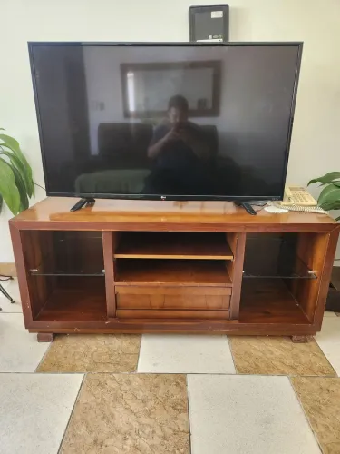 Vende-se rack em Madeira Maciça 