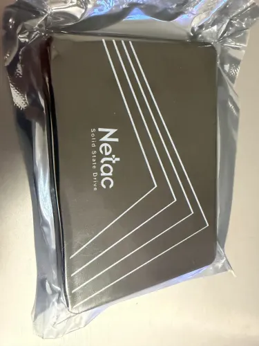SSD SATA de 2.5 polegadas da marca Netac com 256GB