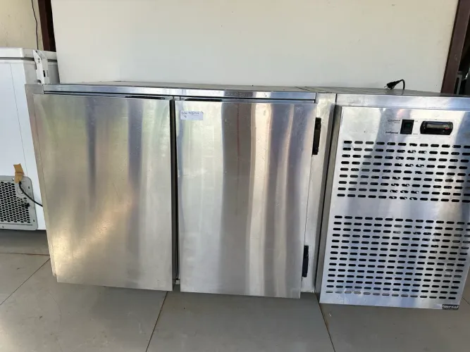 Balcão Refrigerador Horizontal Polimetal Nápolis 2 Portas Inox - 220V (Ótimo Estado)
