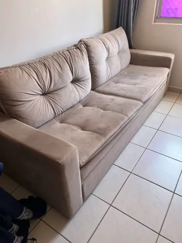 Sofá 3 lugares em suede cinza - ótimo estado