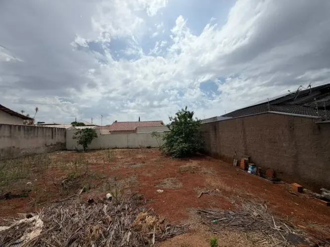 EXCELENTE TERRENO À VENDA | GUILHERMINA VIEIRA CHAER