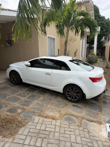 Kia Motors Cerato Koup 2.0 16V Aut. 2013